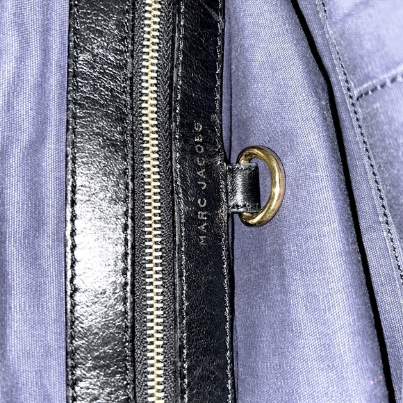 Marc Jacobs Authentic Smooth Leather Black/Tan Contrast Trim Safety Pin Bag - Picture 14 of 15